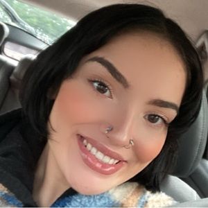 Meet your Posher, Desiree